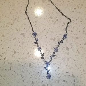 Blue flower & leaf necklance